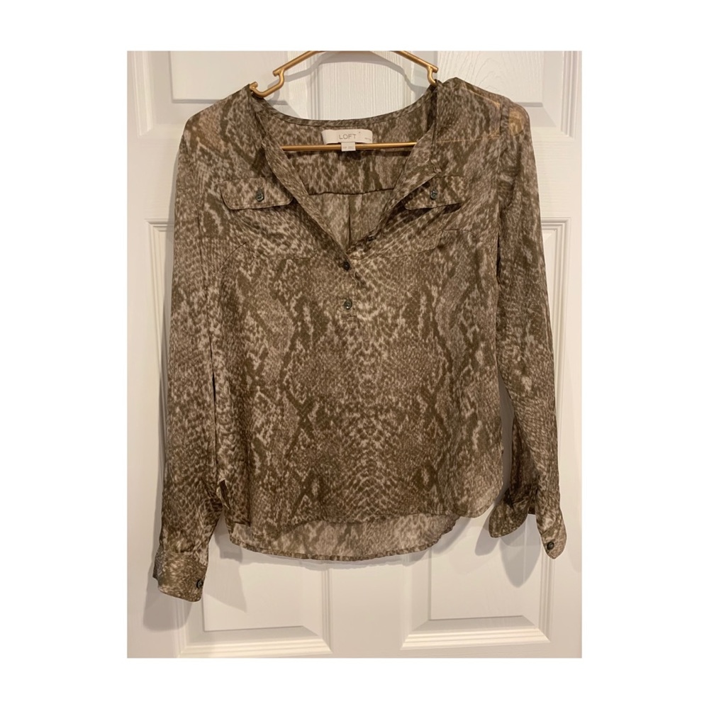 LOFT trendy dressy shirt